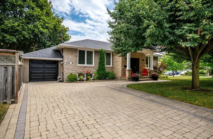 32 Acton Avenue
